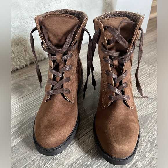 Serra quilted knit lace up combat boot in cognac. Size 8 - Picture 6 of 13